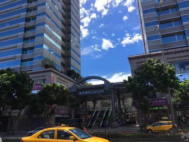 Xinyi - No. XXX, Section 5, Zhongxiao East Road, Xinyi District, Taipei City, Taiwan 110 01