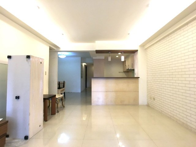 Zhongshan - 10491, Taiwan, Taipei City, Zhongshan District, 建國北路一段33巷XX號 01