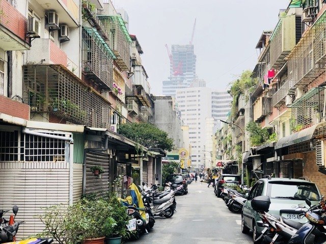Xinyi - 110, Taiwan, Taipei City, Xinyi District, 忠孝東路五段165巷3弄XX號 01