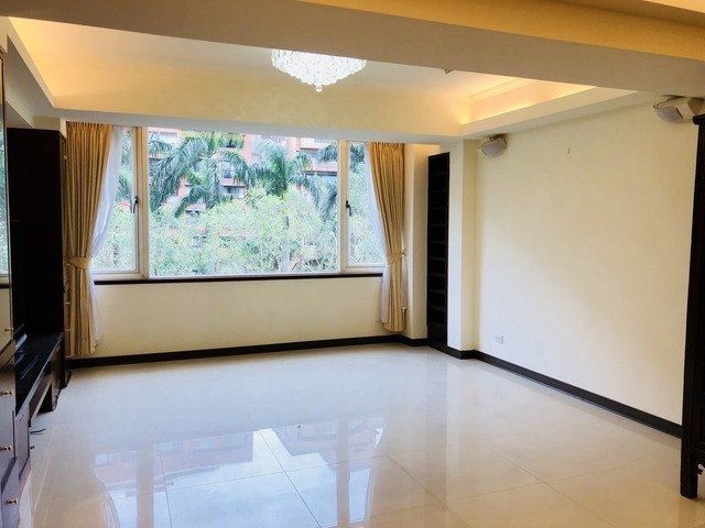 Daan - 106, Taiwan, Taipei City, Da’an District, 仁愛路四段XXX號 01
