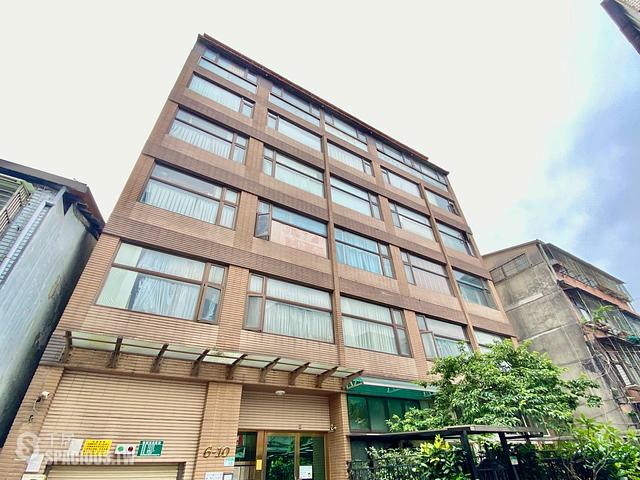Zhongshan - No. X, Lane 137, Section 2, Xinsheng North Road, Zhongshan District, Taipei City, Taiwan 10491 01
