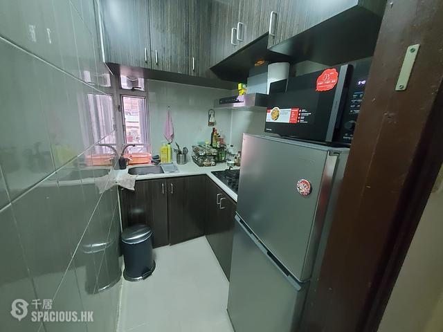 Wan Chai - Luckifast Building 01