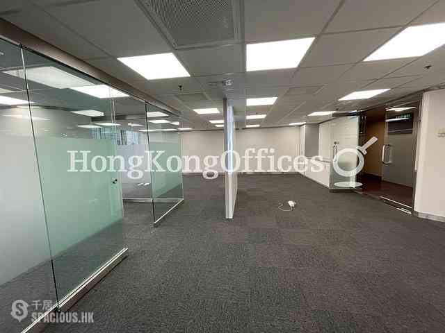 Wan Chai - Convention Plaza Office Tower 07