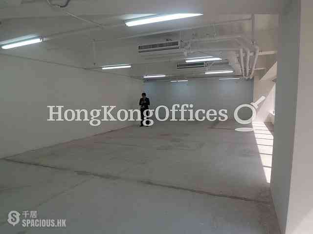 Central - Universal Trade Centre 02
