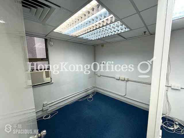 Sheung Wan - The Centre Mark 04