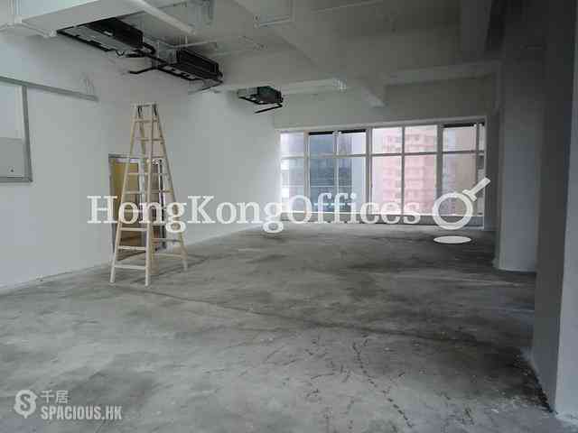 Wan Chai - The Hennessy 06