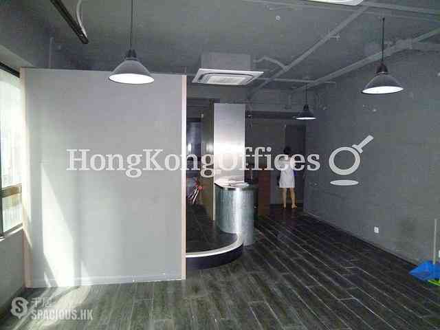 Causeway Bay - Prosperous Commercial Building 04