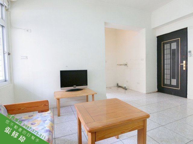 Banqiao - 220, Taiwan, New Taipei City, Banqiao District, 館前東路XX號 01