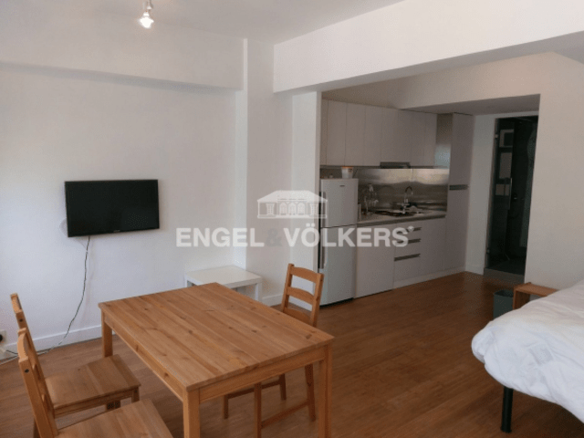 Central - 20, Gage Street 01