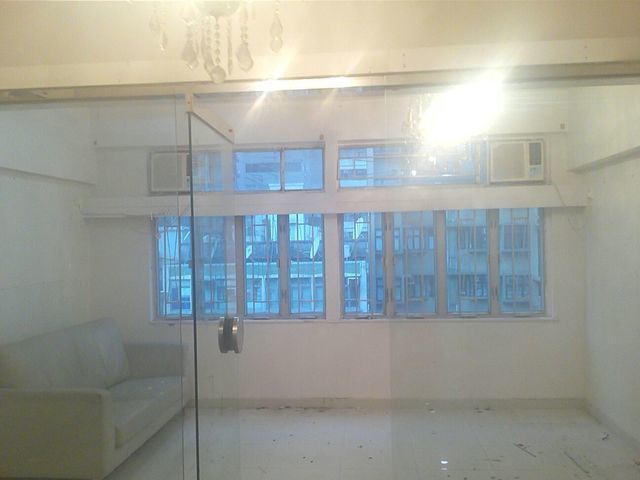 Wan Chai - 180-182, Hennessy Road 01
