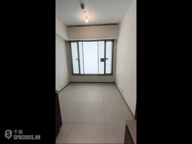 Gold Coast / So Kwun Wat - Grand Jeté Phase 1 01