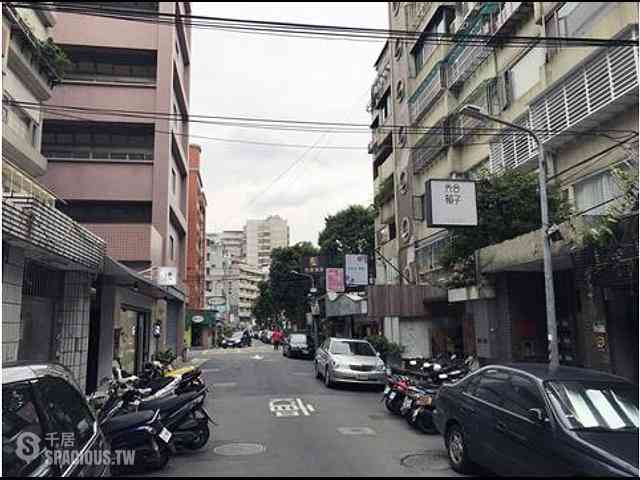 松山区 - 105台湾台北市松山區南京東路三段303巷8弄X號 11