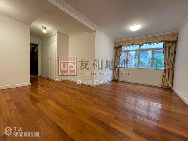 Beacon Hill - Merry Court 01
