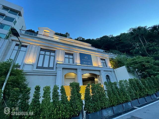 The Peak - Villa Blanca 01