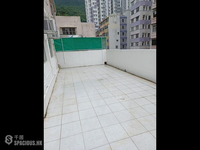 Shau Kei Wan - Tung Fai Building 01
