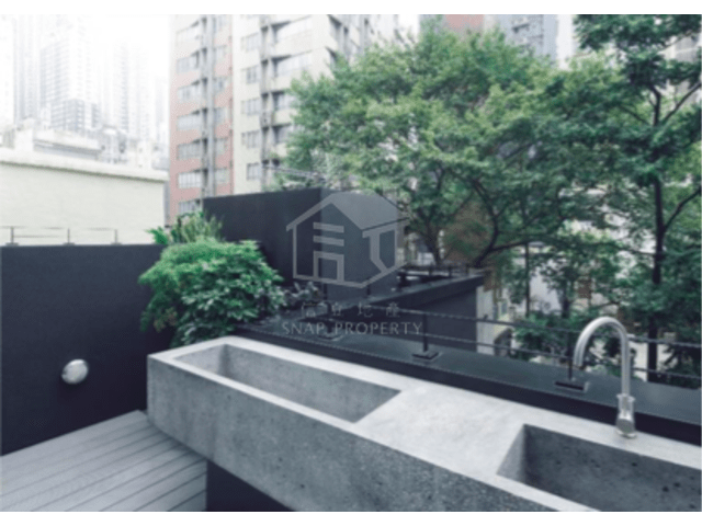 Central - 11, Peel Street 01