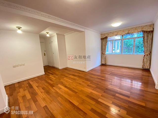 Beacon Hill - Merry Court 01