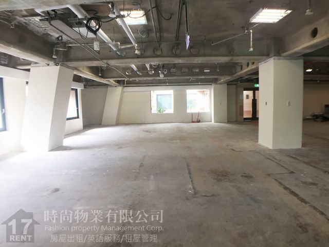 Songshan - No. XXX, DunHua N Rd, Songshan District, Taipei City, Taiwan 105 01