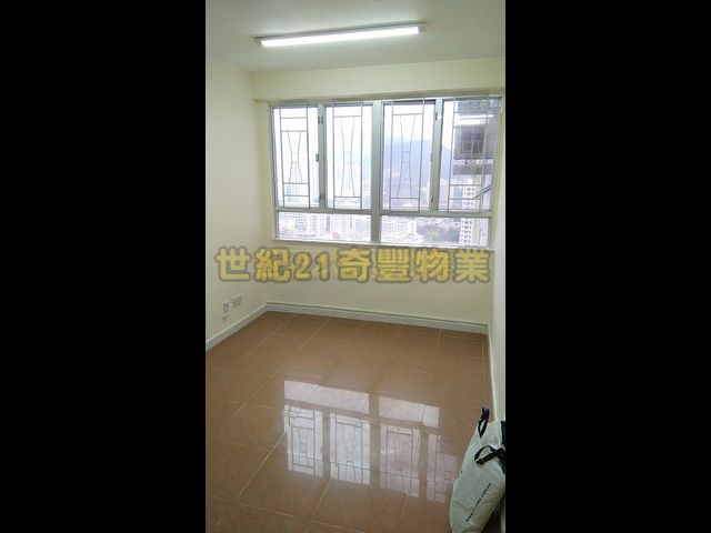 Luen Wo Hui - Wing Fai Centre 01