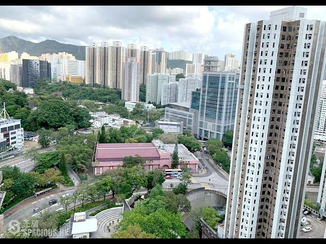 Tsuen Wan - Luk Yeung Sun Chuen 01