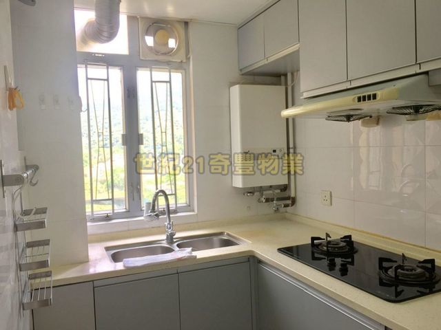 Sha Tin - Hong Lam Court 01