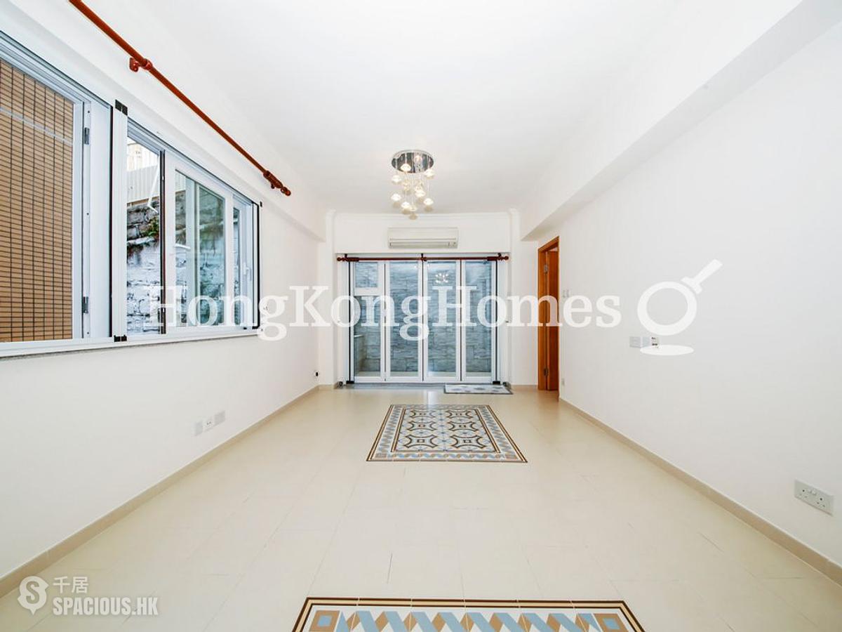 Tai Hang - 5, Yik Kwan Avenue 01
