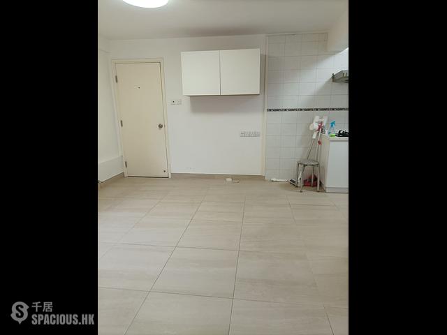 Beacon Hill - Broadway Towers 01