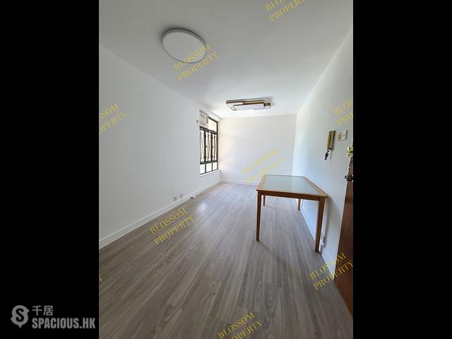 Pok Fu Lam - Chi Fu Fa Yuen Phase 3 Fu Wing Yuen (Block H19) 01