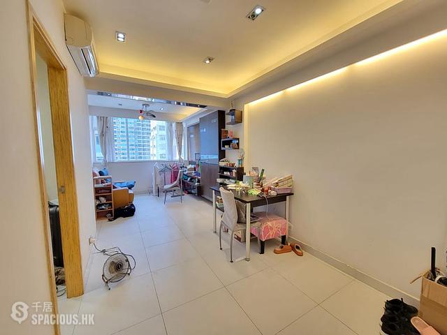 Mong Kok - Tung Hing Building 01
