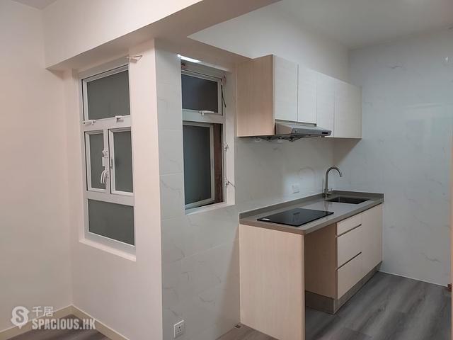 Quarry Bay - Tak Lee Building 01