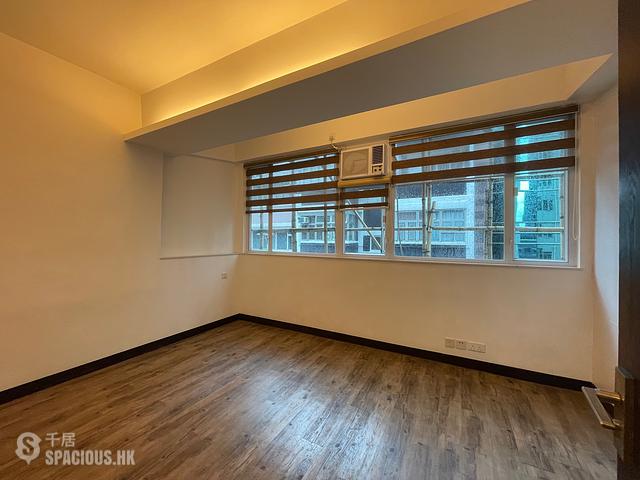 Sai Ying Pun - 9, Centre Street 01