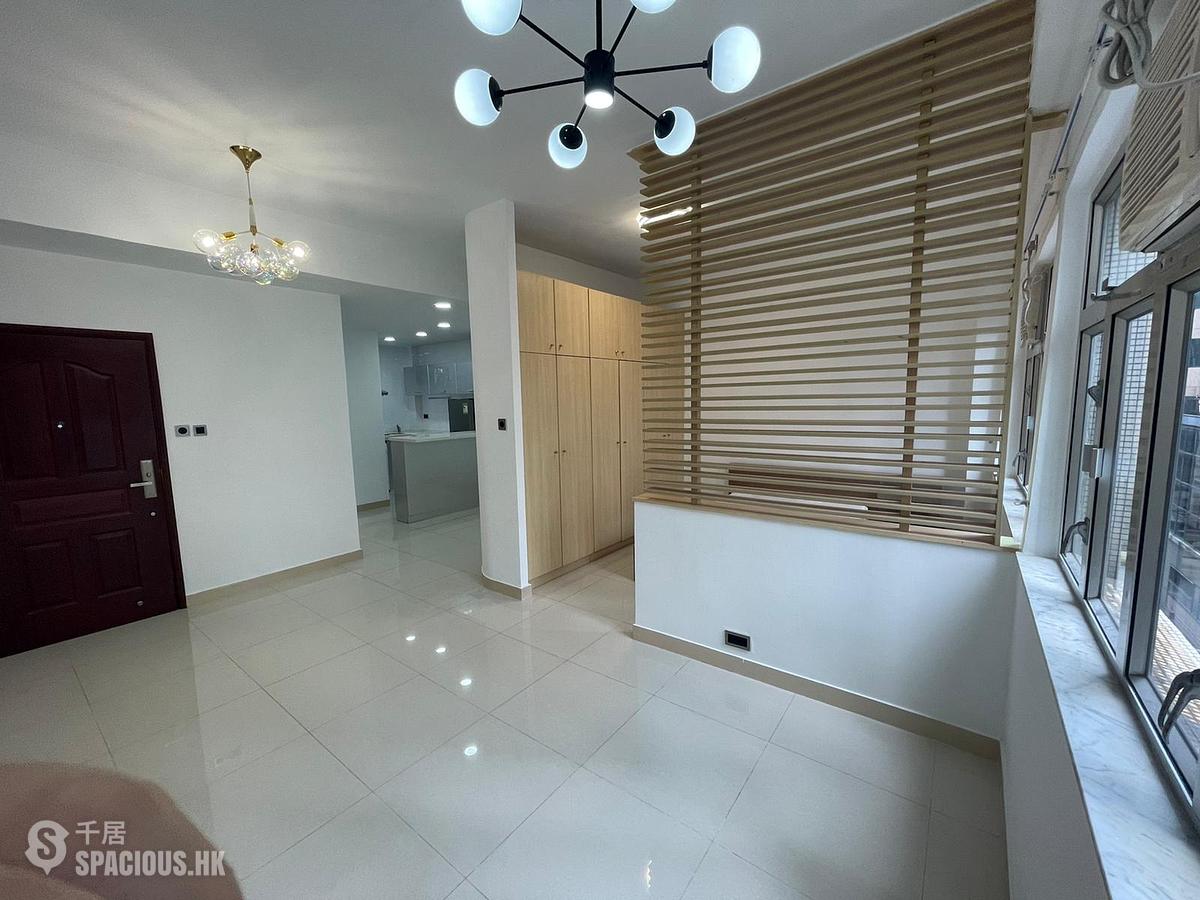 Causeway Bay - 42, Jardine's Crescent 01