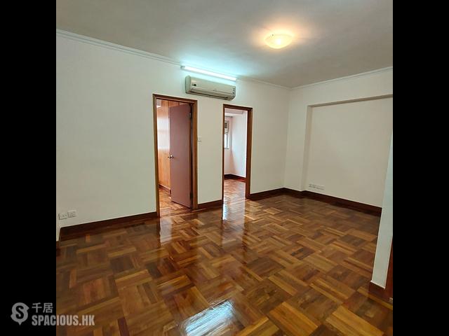 Sai Ying Pun - 274, Des Voeux Road West 01