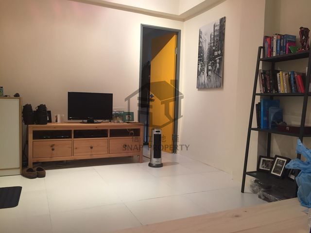 Sai Ying Pun - 27, Eastern Street 01