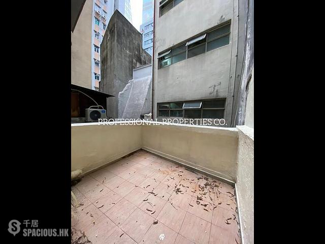 Central - 93, Wellington Street 01