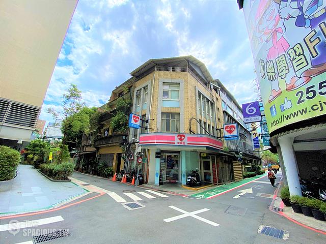 Datong - No. X, Alley 9, Lane 64, Nanjing W Rd, Datong District, Taipei City, Taiwan 103 01