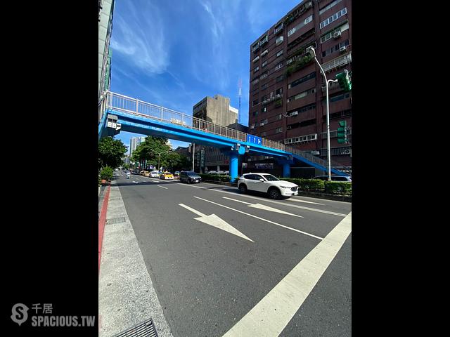 Xinyi - No. XX, Yongji Road, Xinyi District, Taipei City, Taiwan 110 01