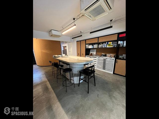 Poho - 45-47, Sai Street 01