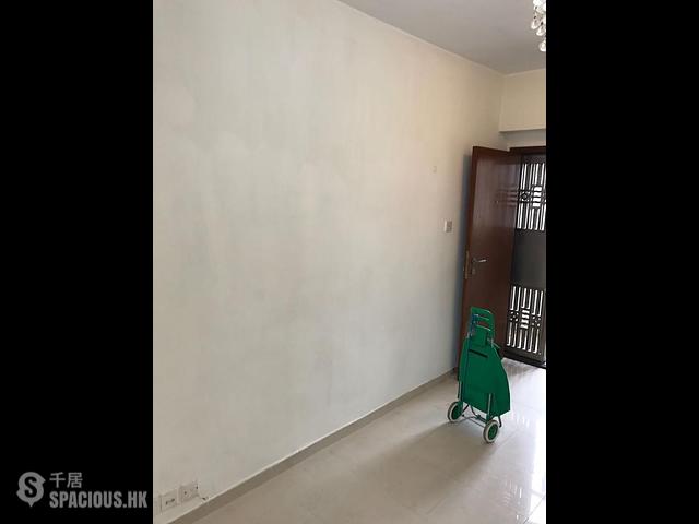 Sham Shui Po - Wen Pang Building 01