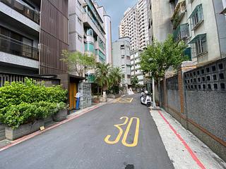 Daan - X Alley 12, Lane 62, Taishun Street, Daan, Taipei 06