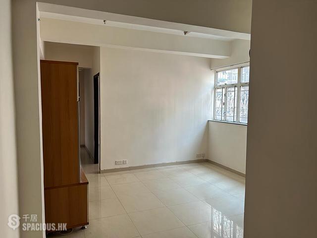Wan Chai - Tak Fung House 01