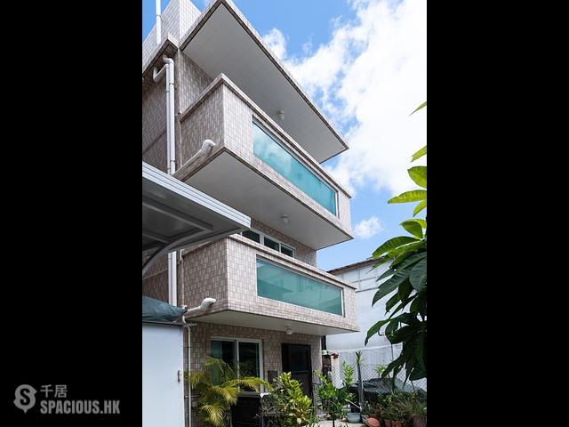 Lamma Island - Yung Shue Wan 01