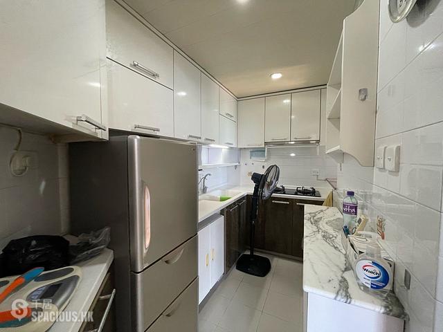 Ap Lei Chau - South Horizons Phase 2 Yee Wan Court (Block 15) 01