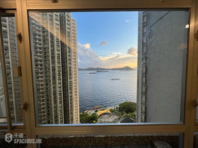 Ap Lei Chau - South Horizons Phase 3 Mei Hong Court (Block 19) 01