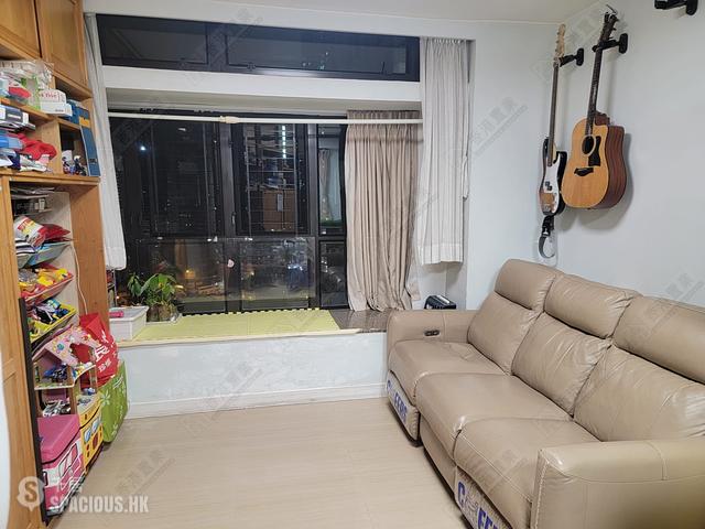 Yau Ma Tei - Prosperous Garden 01