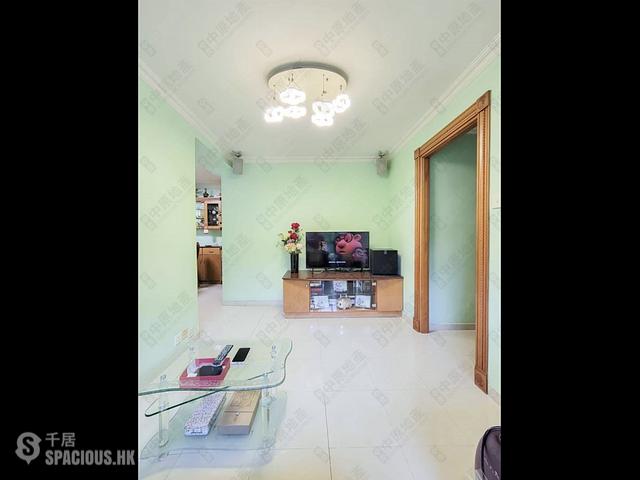 Pok Fu Lam - Chi Fu Fa Yuen Phase 1 Fu Yan Yuen (Block H8) 01