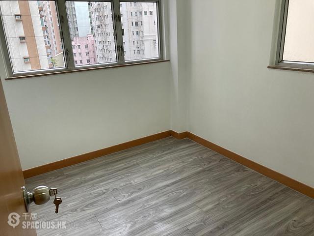 Sai Ying Pun - Tung Lee Building 01