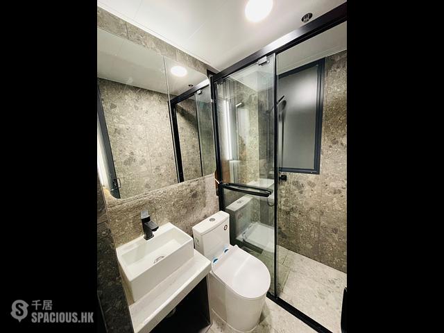 Sheung Wan - 116, Des Voeux Road West 01