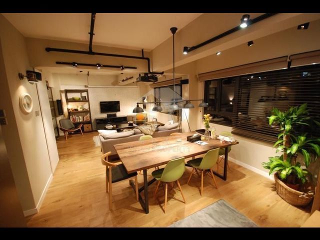 Sheung Wan - 113-115, Wing Lok Street 01