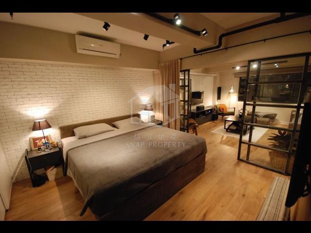 Sheung Wan - 132-134, Wing Lok Street 01
